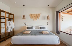 Amber Lombok Beach Resort