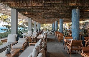 Amber Lombok Beach Resort