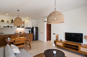 Amber Lombok Beach Resort