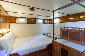 Night on Board Experience Douro