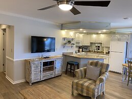 Tilghman Lakes H4 3 Bedroom Condo by RedAwning