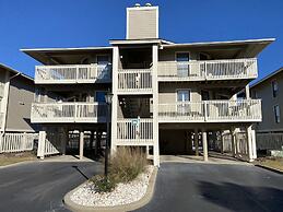 Tilghman Lakes H4 3 Bedroom Condo by RedAwning