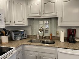 Tilghman Lakes H4 3 Bedroom Condo by RedAwning