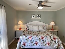 Tilghman Lakes H4 3 Bedroom Condo by RedAwning