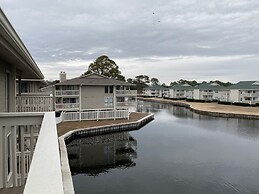 Tilghman Lakes H4 3 Bedroom Condo by RedAwning