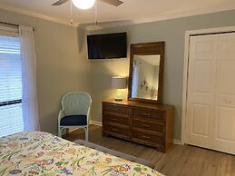 Tilghman Lakes H4 3 Bedroom Condo by RedAwning