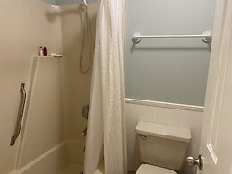 Tilghman Lakes H4 3 Bedroom Condo by RedAwning