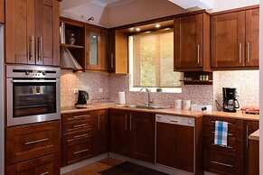 Stunning Comfortable Family House in Chania