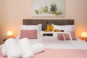 Stunning Comfortable Family House in Chania