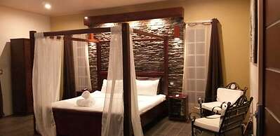 Tropical Suites & Villas