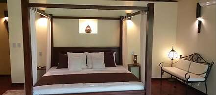 Tropical Suites & Villas