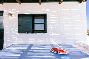 Traditional Villa 5 Mins on Foot From the Beach