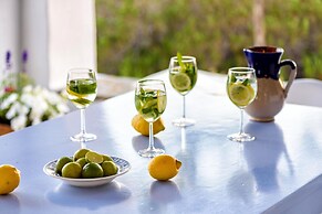 Traditional Villa 5 Mins on Foot From the Beach