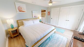 SPC3209 is an upstairs 2 BR with Canal Views RedAwning by RedAwning