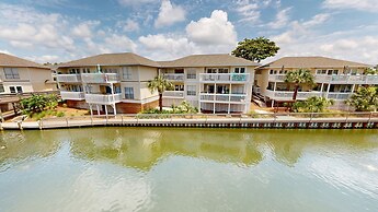 SPC3209 is an upstairs 2 BR with Canal Views RedAwning by RedAwning