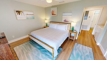 SPC3209 is an upstairs 2 BR with Canal Views RedAwning by RedAwning