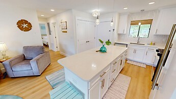 SPC3209 is an upstairs 2 BR with Canal Views RedAwning by RedAwning