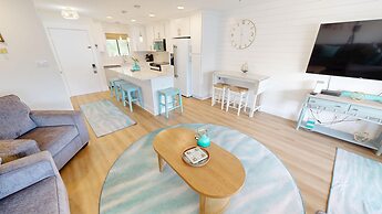 SPC3209 is an upstairs 2 BR with Canal Views RedAwning by RedAwning