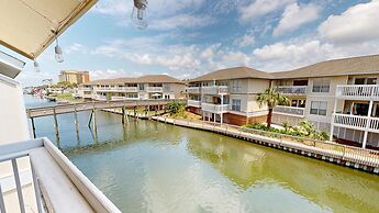 SPC3209 is an upstairs 2 BR with Canal Views RedAwning by RedAwning