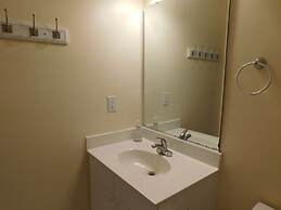 Wedgewood #523 2 Bedroom Condo by RedAwning