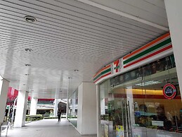 Studio Unit at The Beacon Makati