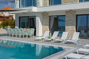 Villa Andromeda Sea Caves