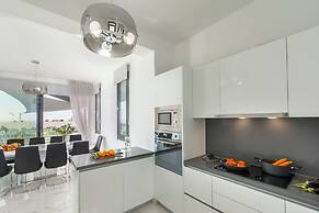 Villa Andromeda Sea Caves