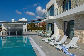 Villa Andromeda Sea Caves