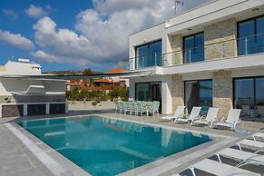 Villa Andromeda Sea Caves