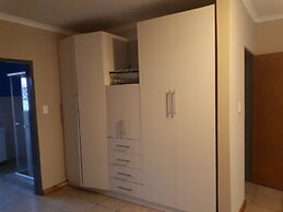 C- Land Guest house Meyerton