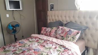 C- Land Guest house Meyerton