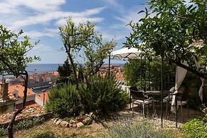 Apartment Purple Rain