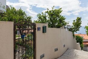 Apartment Purple Rain