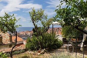 Apartment Purple Rain