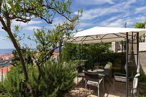 Apartment Purple Rain