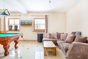 Beautiful Large Villa in Tylmanowa