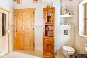 Beautiful Large Villa in Tylmanowa