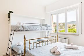 Chiavari Colorful Flat with Garage