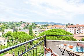 Chiavari Colorful Flat with Garage