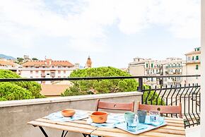 Chiavari Colorful Flat with Garage