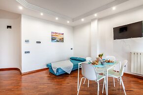 Bari Waterfront Apartment