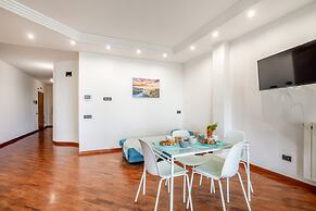 Bari Waterfront Apartment