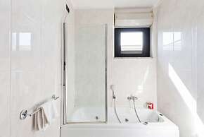 Bari Waterfront Apartment