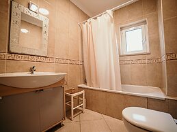 Portugal Rentals Vila da Praia Apartments