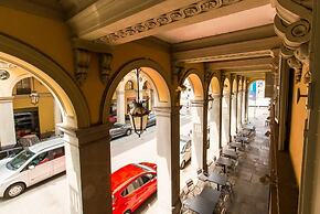 Porta Nuova Central Flat with Balcony