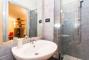 Porta Nuova Central Flat with Balcony