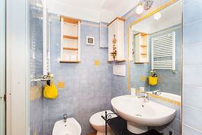 Porta Nuova Central Flat with Balcony