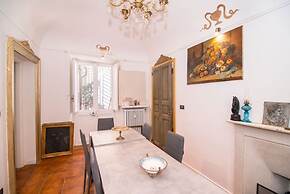 Piazza Vittorio Veneto Elegant Flat