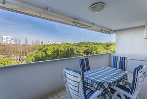 Lignano Sabbiadoro Flat with Garage