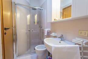 Lignano Sabbiadoro Flat with Garage